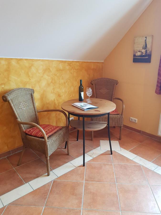 Friesenheim is an Ortsgemeinde Weingut Und Gaestehaus Henrici المظهر الخارجي الصورة