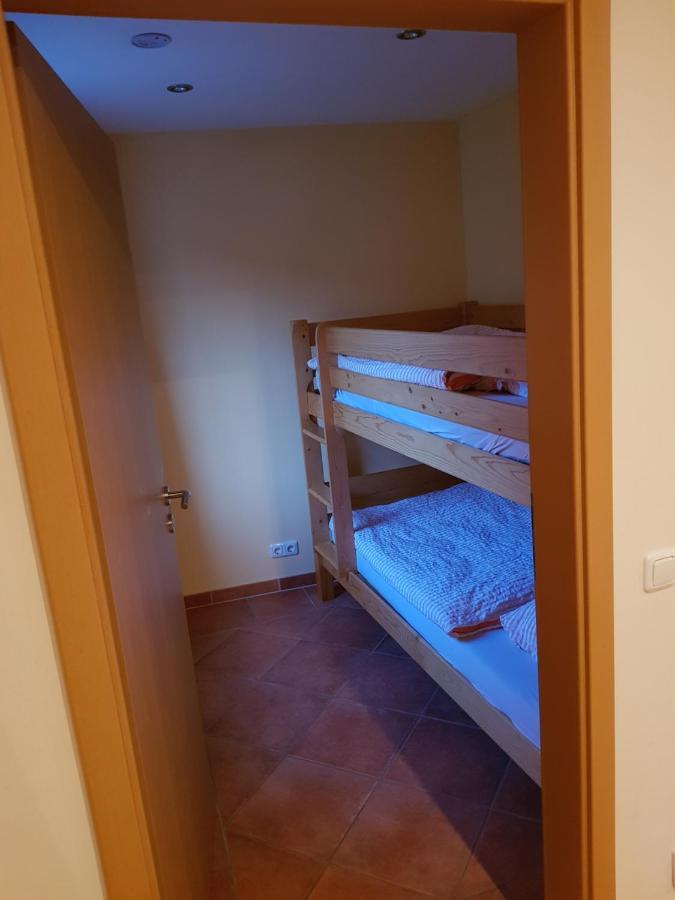 Friesenheim is an Ortsgemeinde Weingut Und Gaestehaus Henrici المظهر الخارجي الصورة