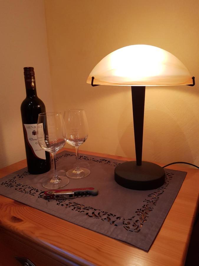 Friesenheim is an Ortsgemeinde Weingut Und Gaestehaus Henrici المظهر الخارجي الصورة