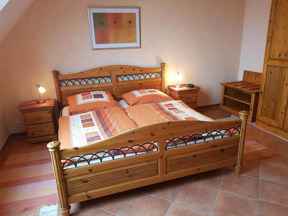 Friesenheim is an Ortsgemeinde Weingut Und Gaestehaus Henrici المظهر الخارجي الصورة